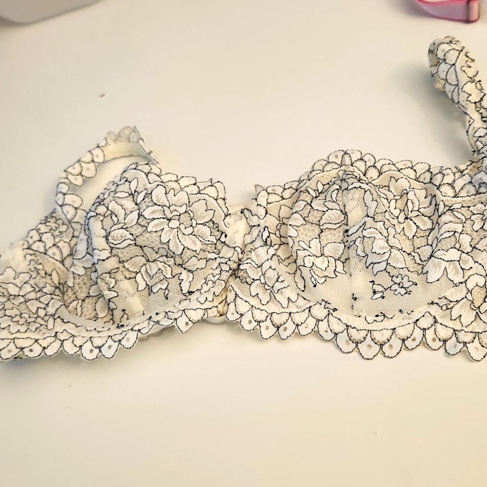 Bra - Picture 2 of 3
